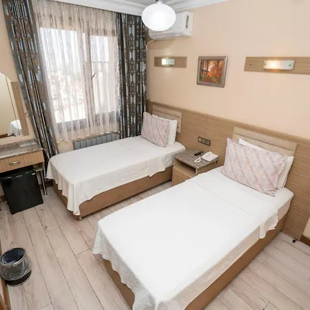 Grand Reis Hotel 2*