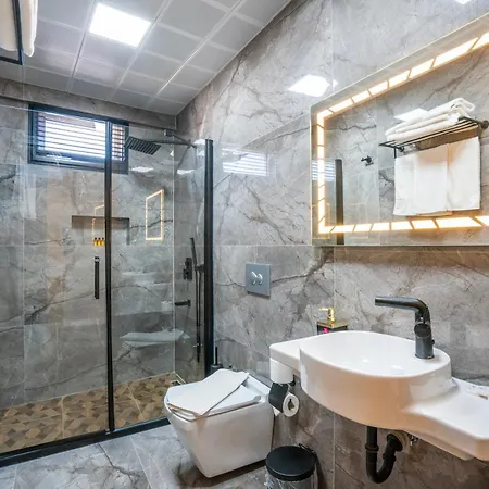 Grand Reis Hotel 2*