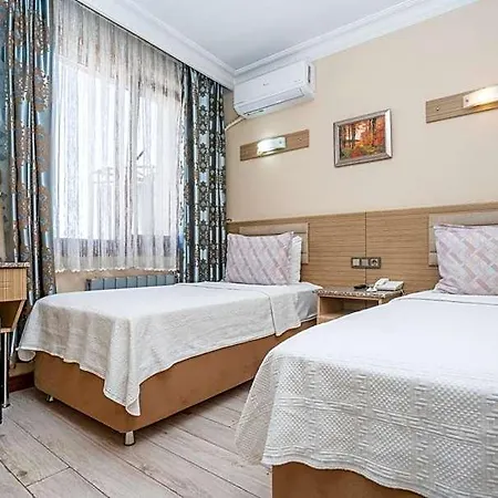 Grand Reis Hotel