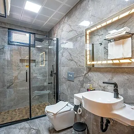 Grand Reis Hotel