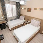 Grand Reis Hotel 2*