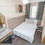 Grand Reis Hotel 2*