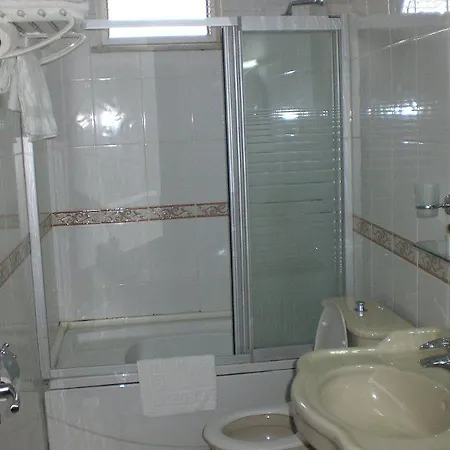 Hotell Grand Reis 2*